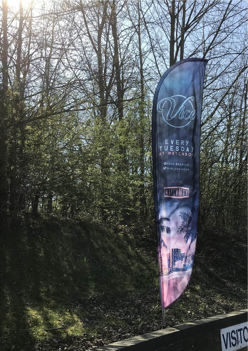 Medium Feather Flag with T-Spike Base - G