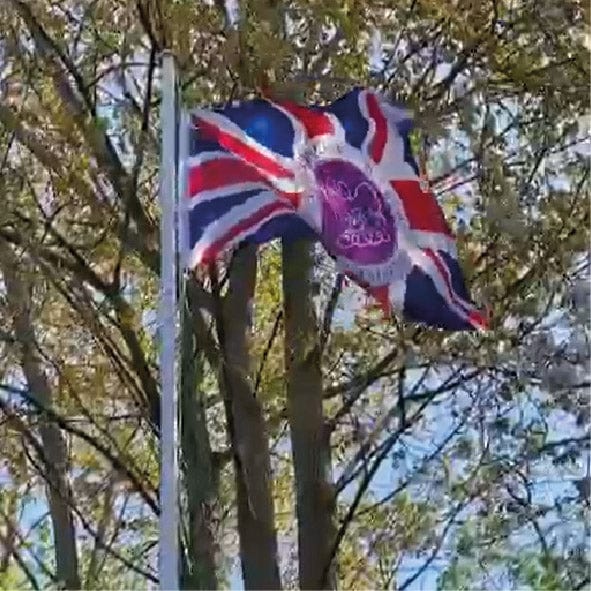 **LIMITED STOCK!** The Queen's Platinum Jubilee - 5ft x 3ft Commemorative Display Flag